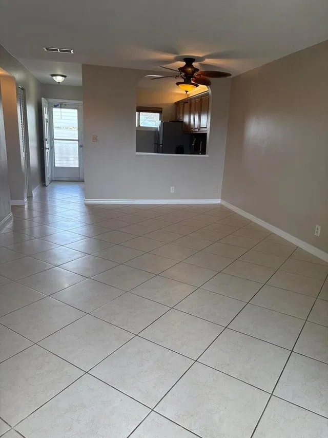 Unit 304 photo 23