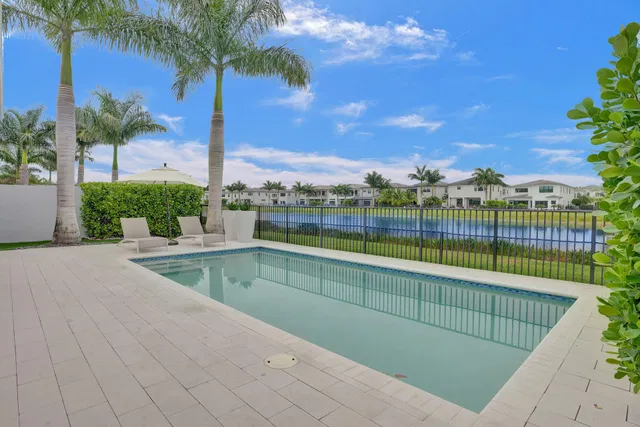 Boca Bridges Residence photo 32