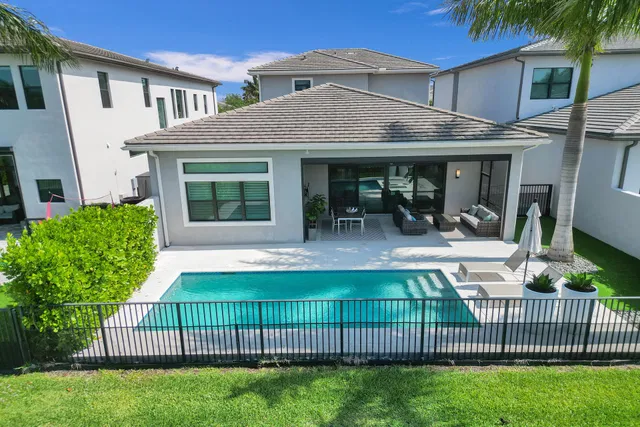 Boca Bridges Residence photo 81