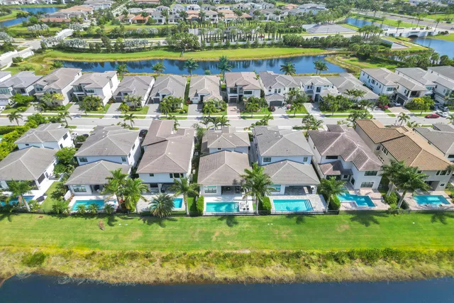 Boca Bridges Residence photo 100