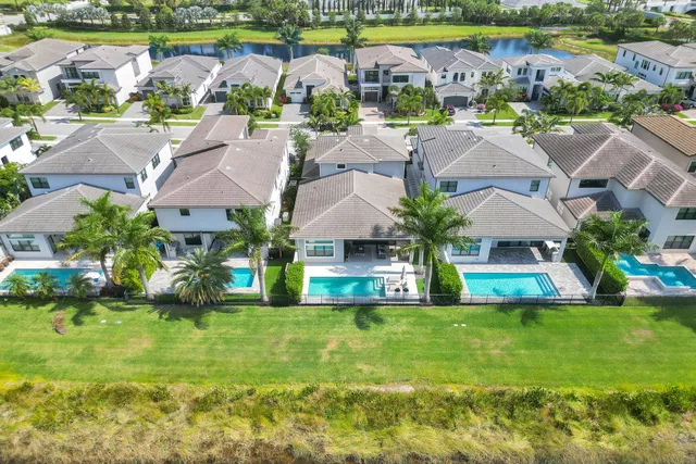 Boca Bridges Residence photo 101