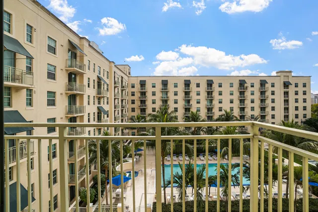 610 Clematis Unit 611 photo 12
