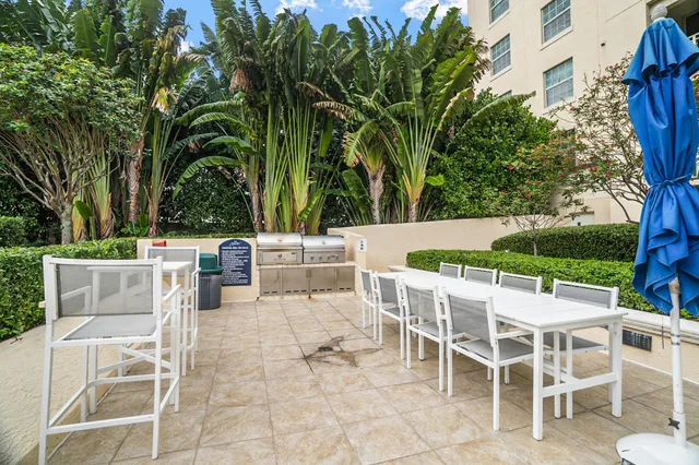 610 Clematis Unit 611 photo 21