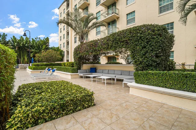 610 Clematis Unit 611 photo 22