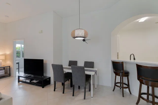 Residence photo 6