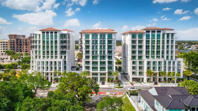 Royal Palm Residences Boca Raton Unit 605 photo 2