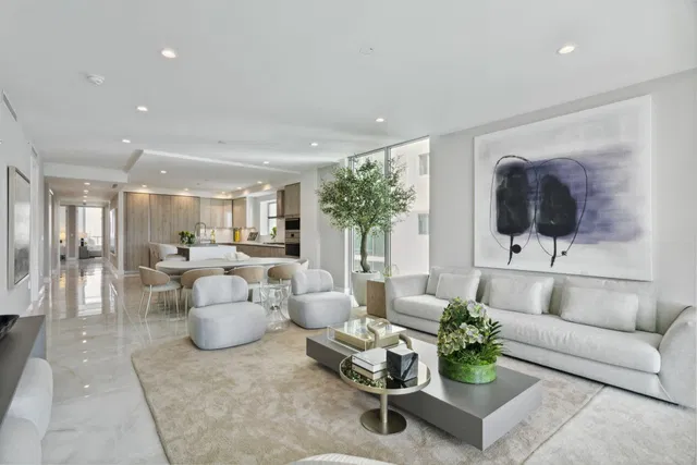 Royal Palm Residences Boca Raton Unit 605 photo 5