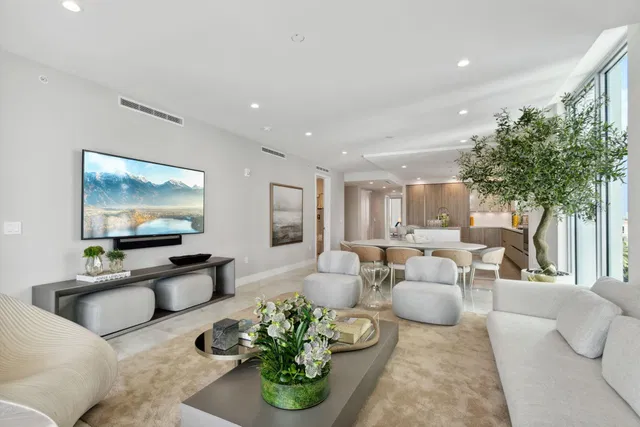 Royal Palm Residences Boca Raton Unit 605 photo 6