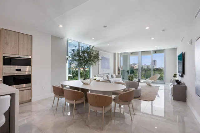 Royal Palm Residences Boca Raton Unit 605 photo 9
