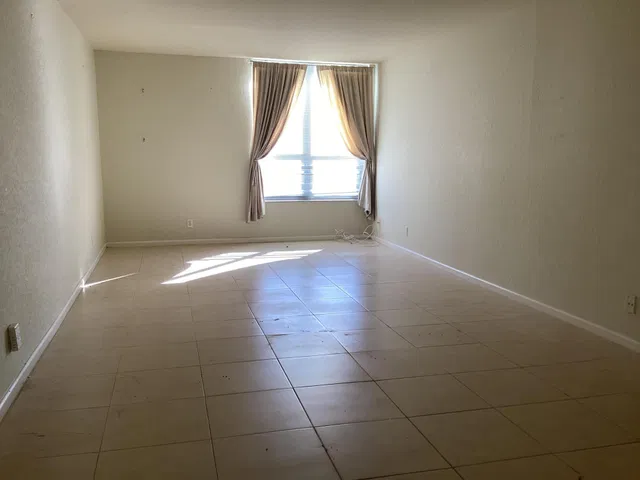 Boca Raton Unit 3k photo 15