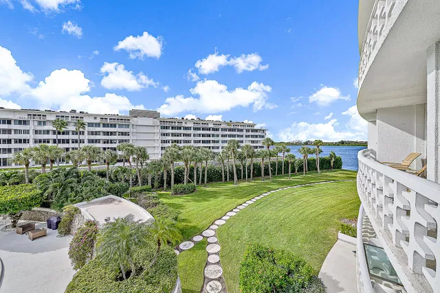 2760 S Ocean Palm Beach Unit 310 photo 2