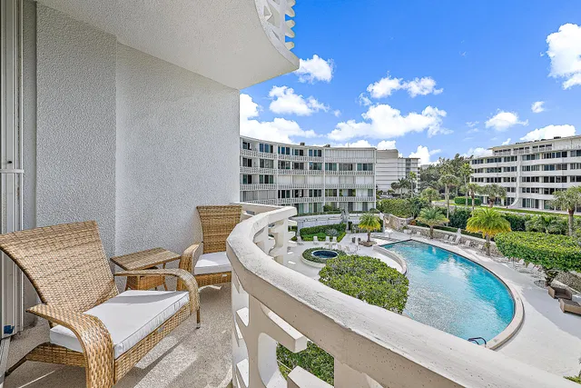 2760 S Ocean Palm Beach Unit 310 photo 5