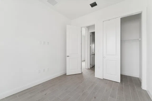 Unit 29 photo 6