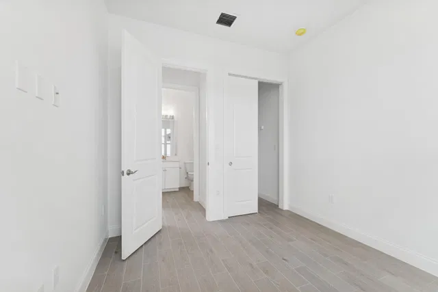 Unit 29 photo 7