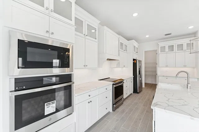 Unit 29 photo 16