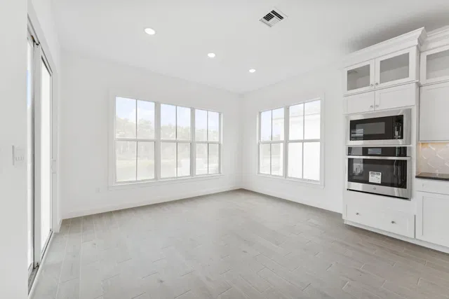 Unit 29 photo 20
