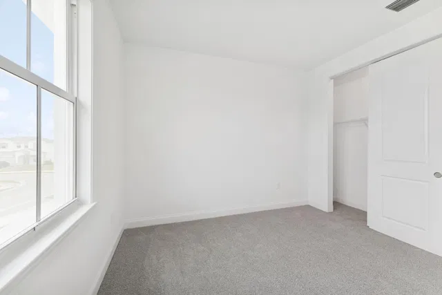 Unit 29 photo 32