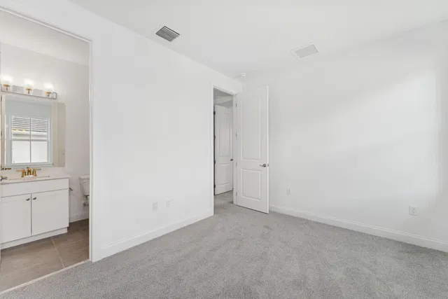 Unit 29 photo 35