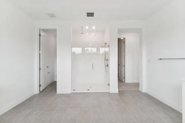 Unit 29 photo 42
