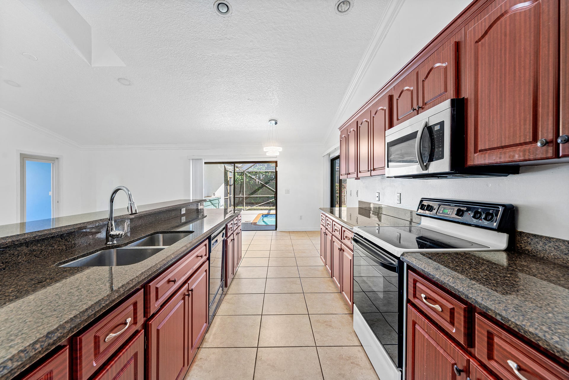 Residence photo 16