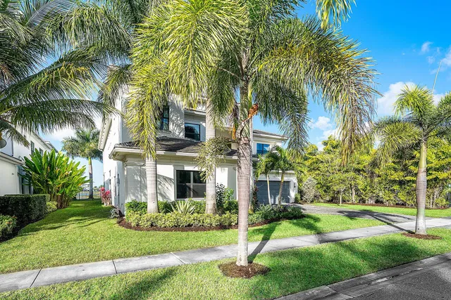 Boca Bridges Residence photo 3