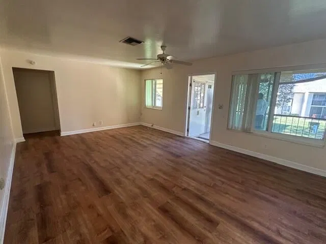 Unit B2 photo 3