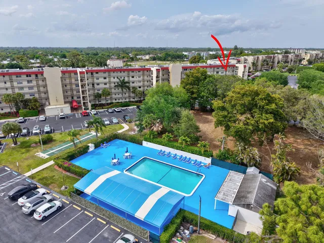 Unit 415 photo 36