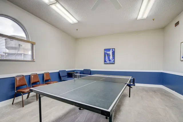 Unit 415 photo 39