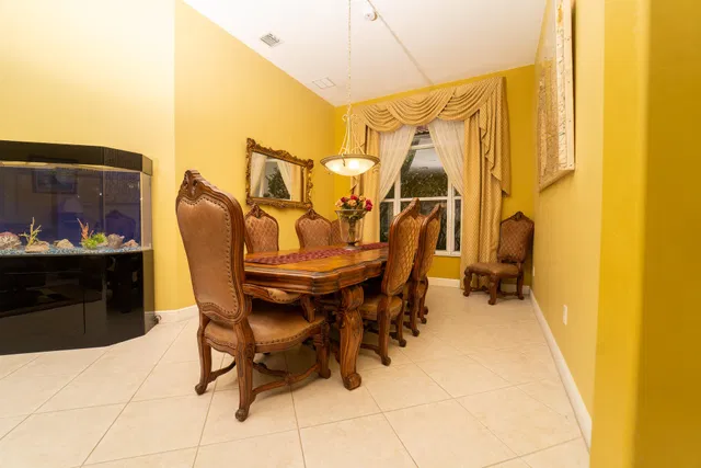 Residence photo 4