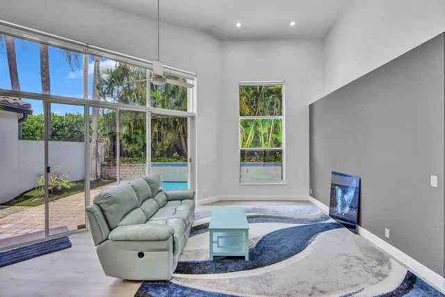 Woodfield Country Club Residence photo 6