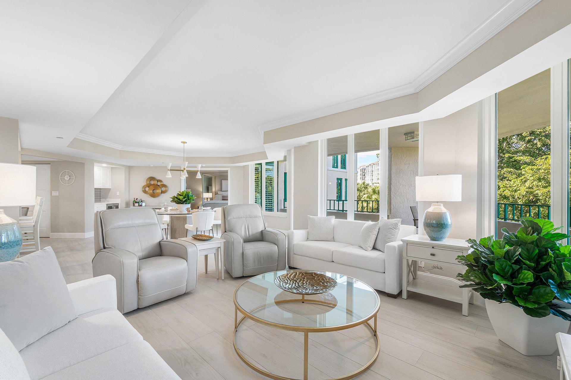 Mizner Court Unit 404 photo 4