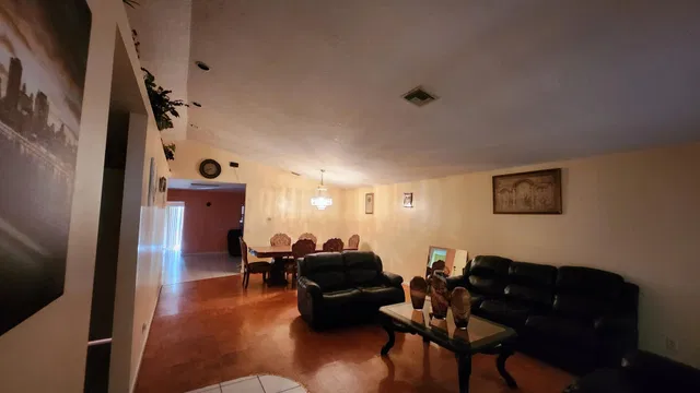 Residence photo 4