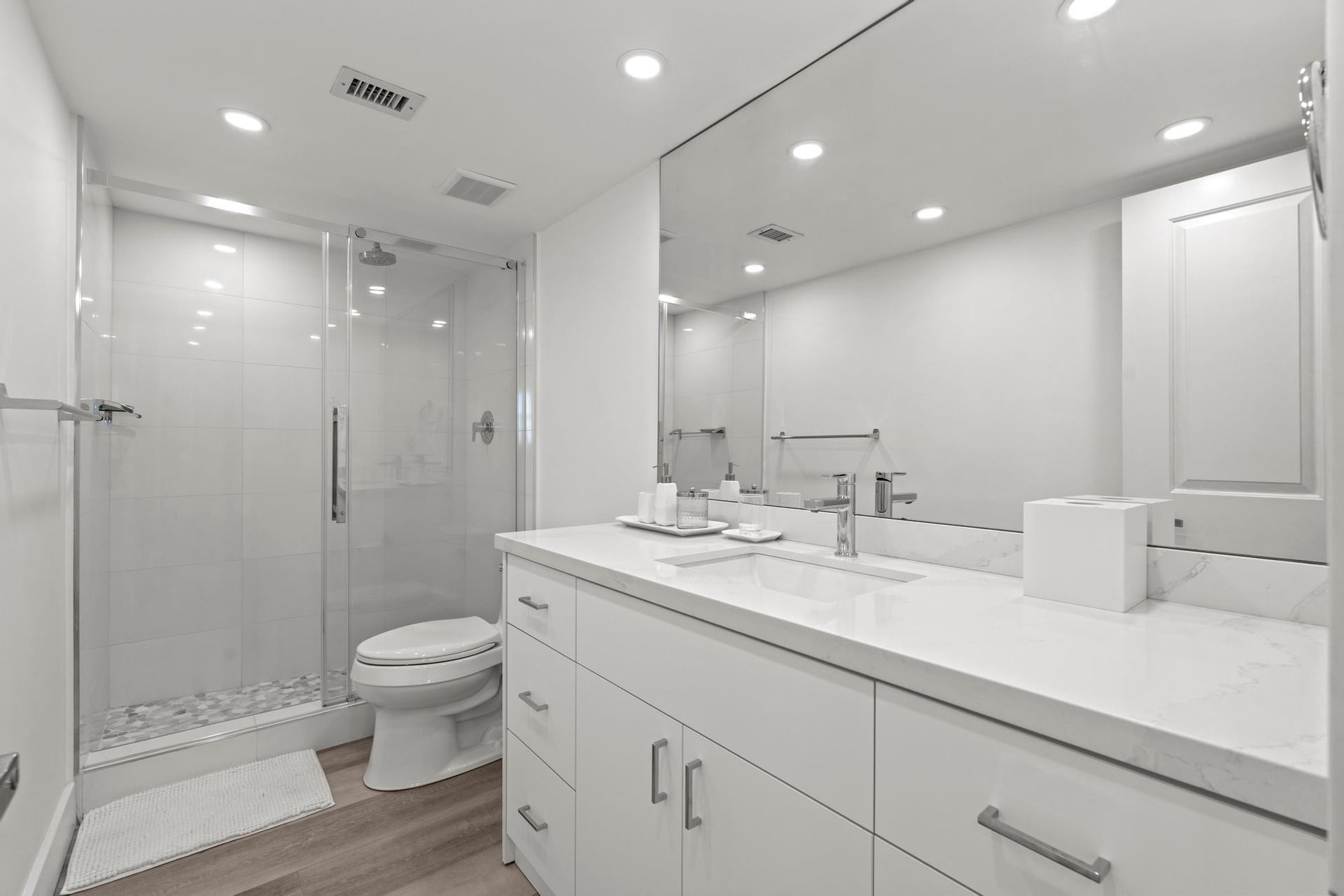 Aquarius Condominium Unit 306 photo 23