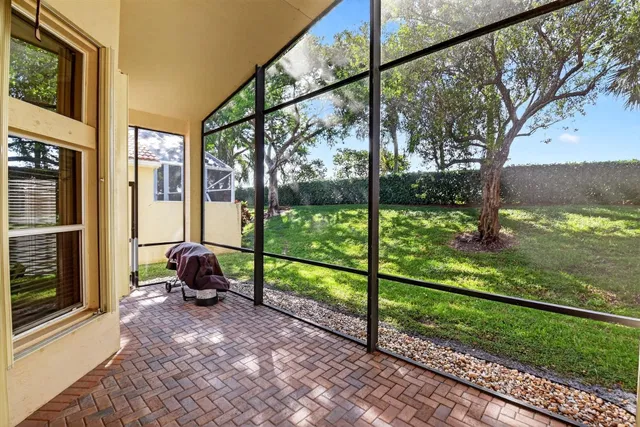 Residence photo 5