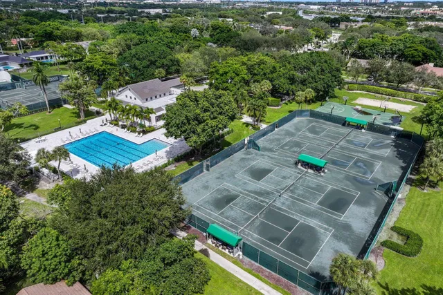 Boca Bath & Tennis Residence photo 7