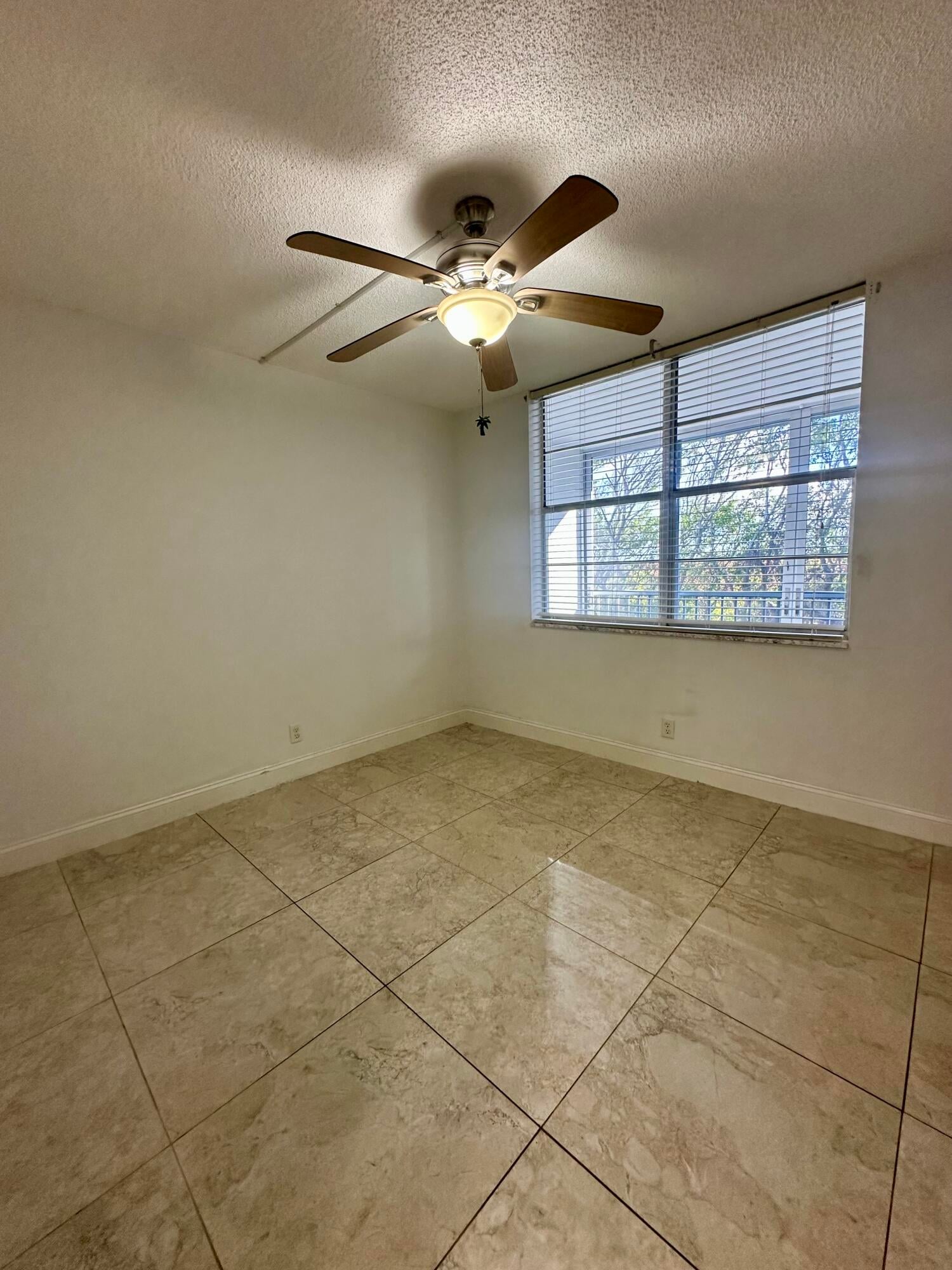 Unit 417 photo 18