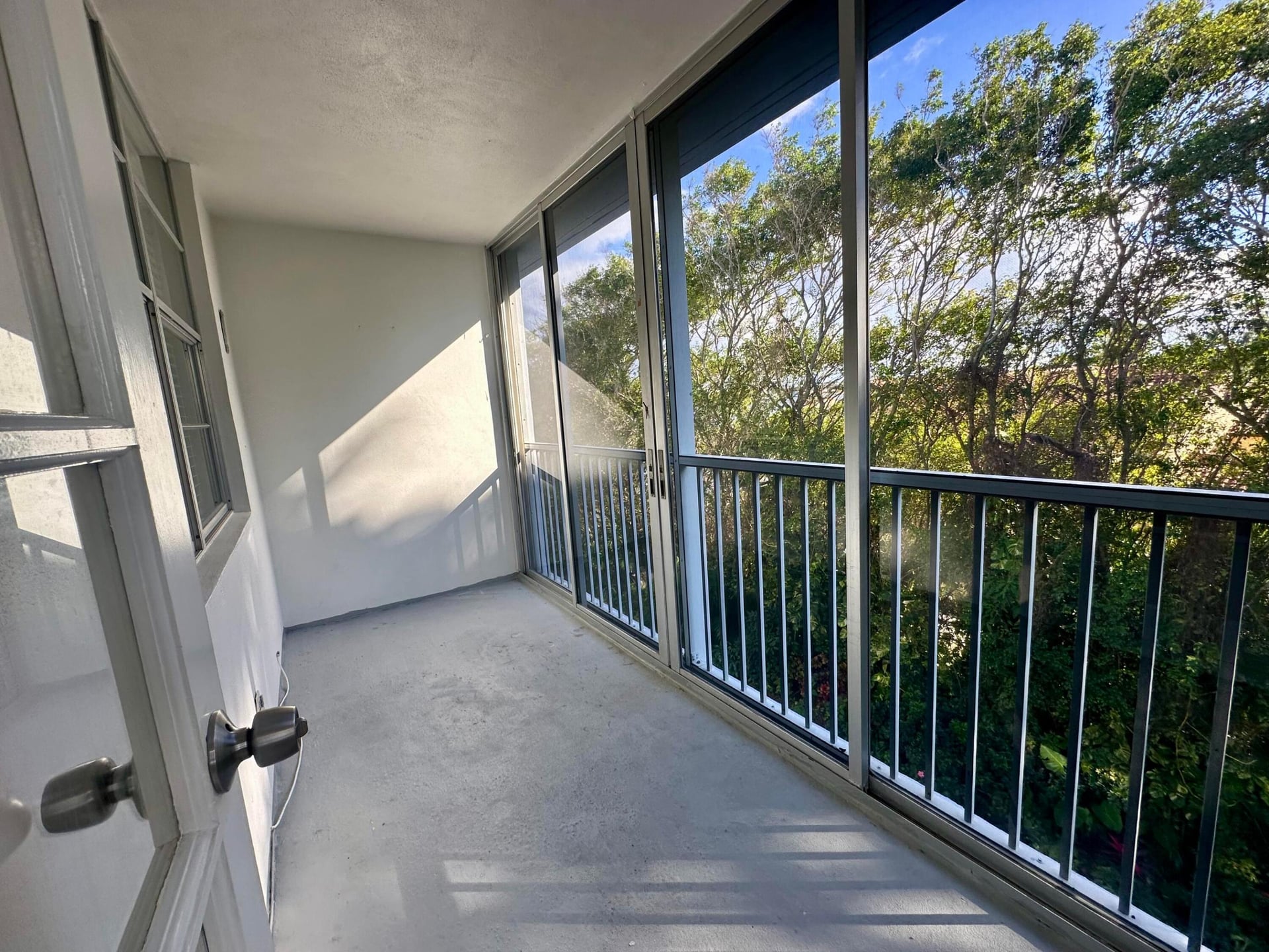 Unit 417 photo 21