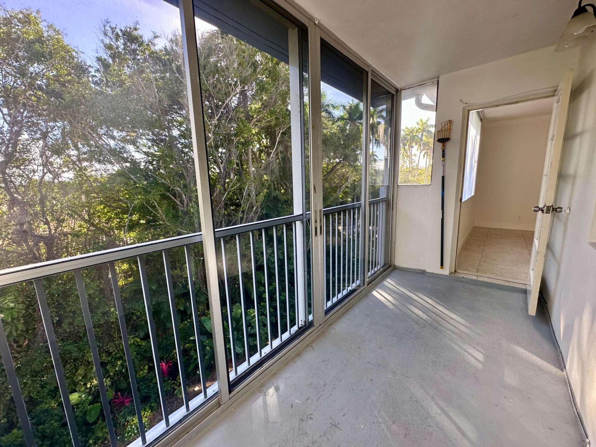 Unit 417 photo 22