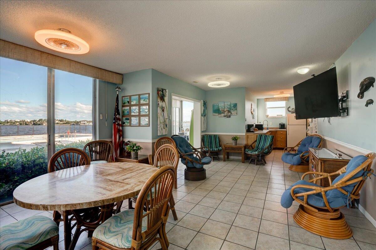 Unit 417 photo 40
