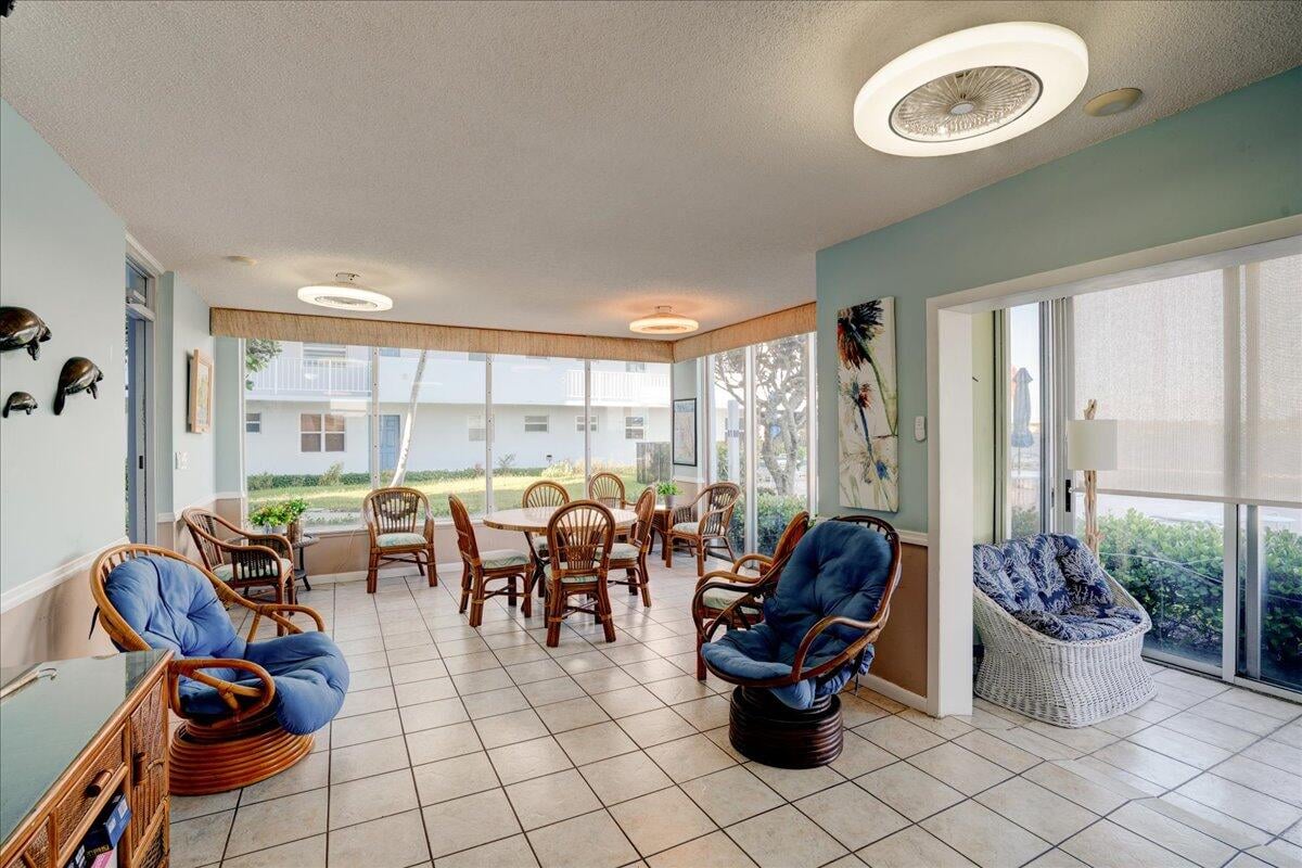 Unit 417 photo 42