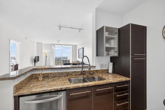 CityPlace South Tower Unit 1618 photo 6