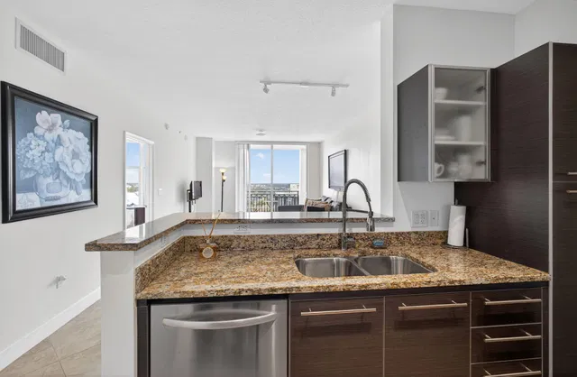 CityPlace South Tower Unit 1618 photo 7