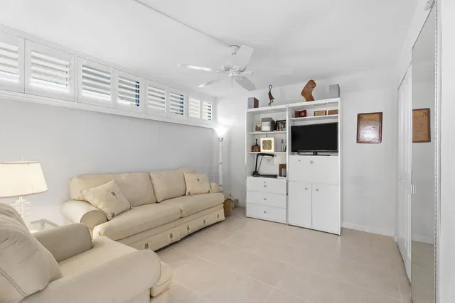 Unit 8-107 photo 24