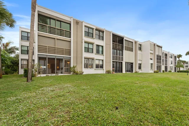 Unit 8-107 photo 29