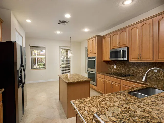 Canterbury Place Residence photo 6