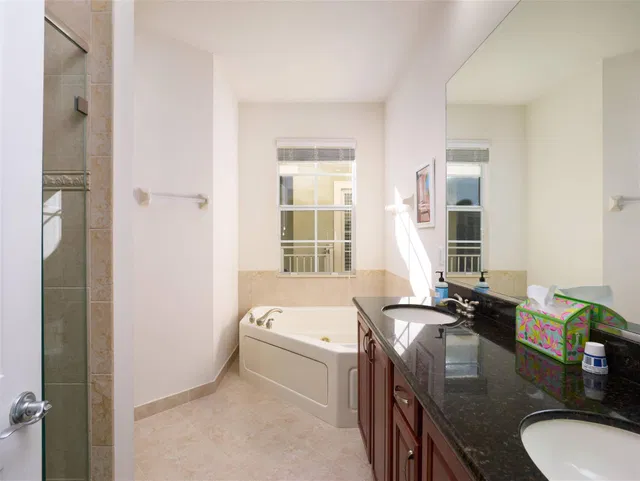 Canterbury Place Residence photo 11