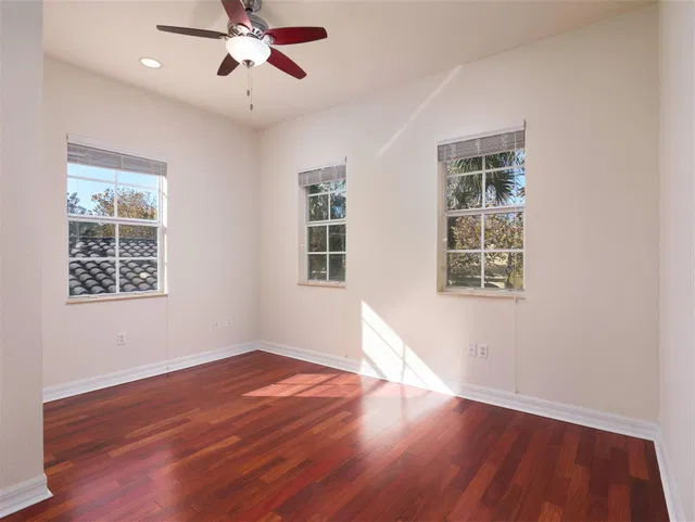 Canterbury Place Residence photo 13