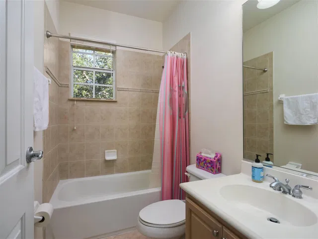 Canterbury Place Residence photo 19