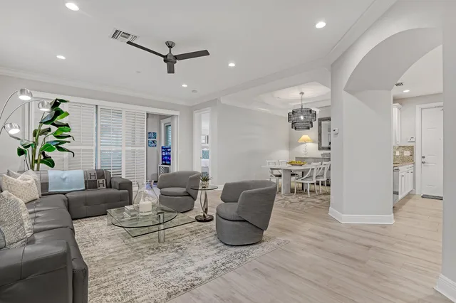 Residence photo 4