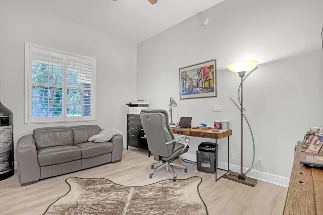  Residence photo 27